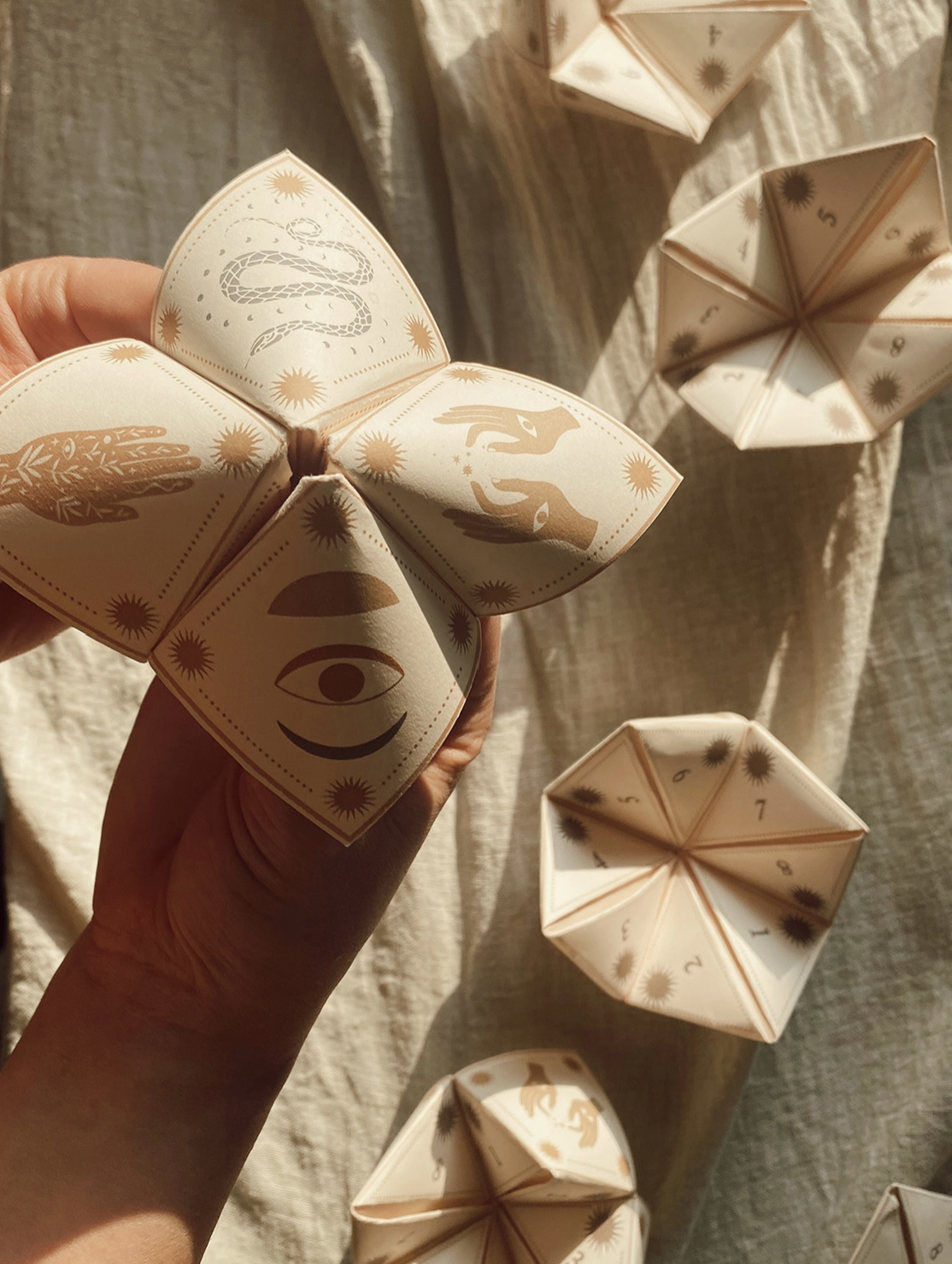 FORTUNE TELLER - IMPRESSION À FAIRE SOI-MÊME - COOTIE CATCHER - JEU ORACLE