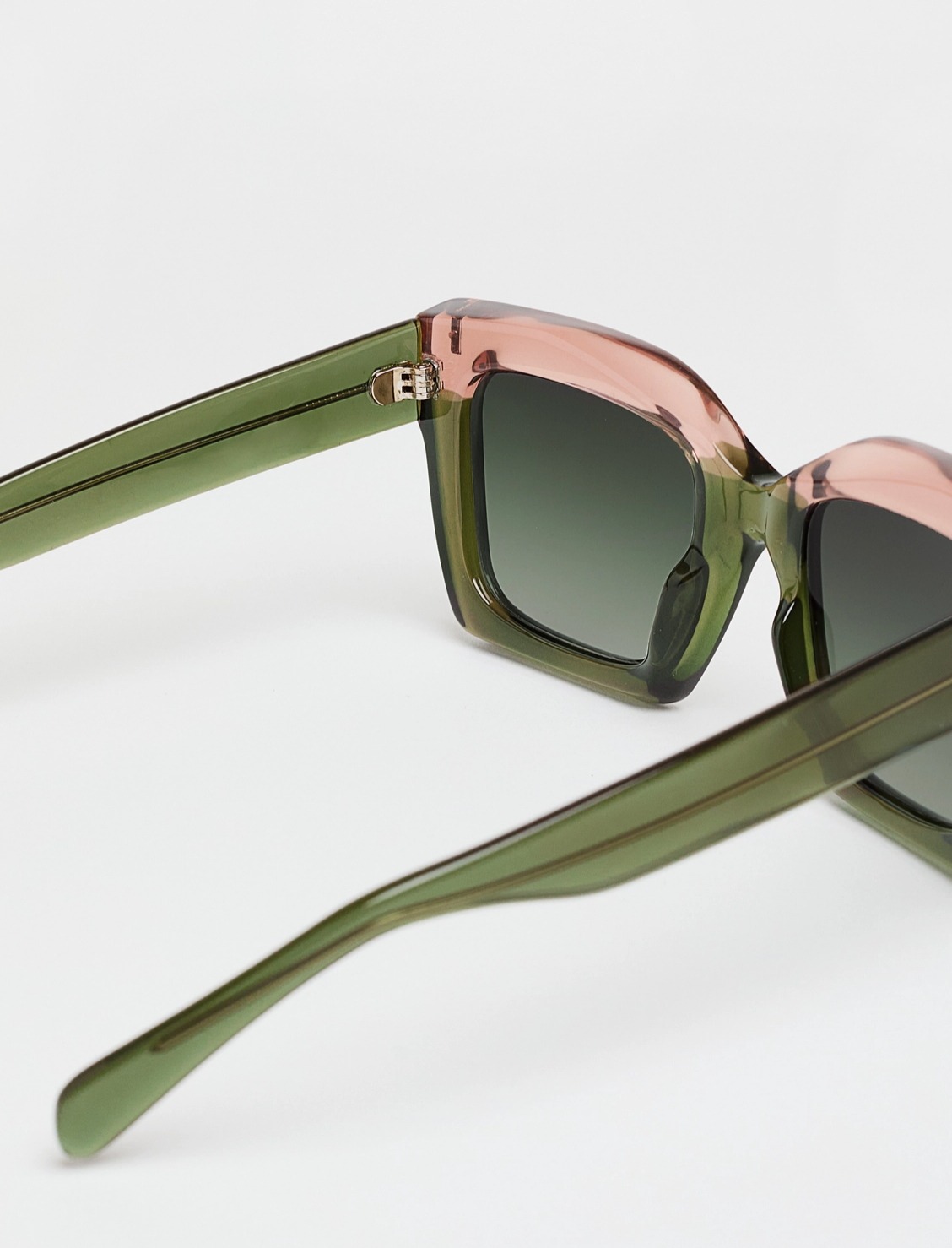 Lunettes de soleil bicolores vert/rose avec verres dégradés verts